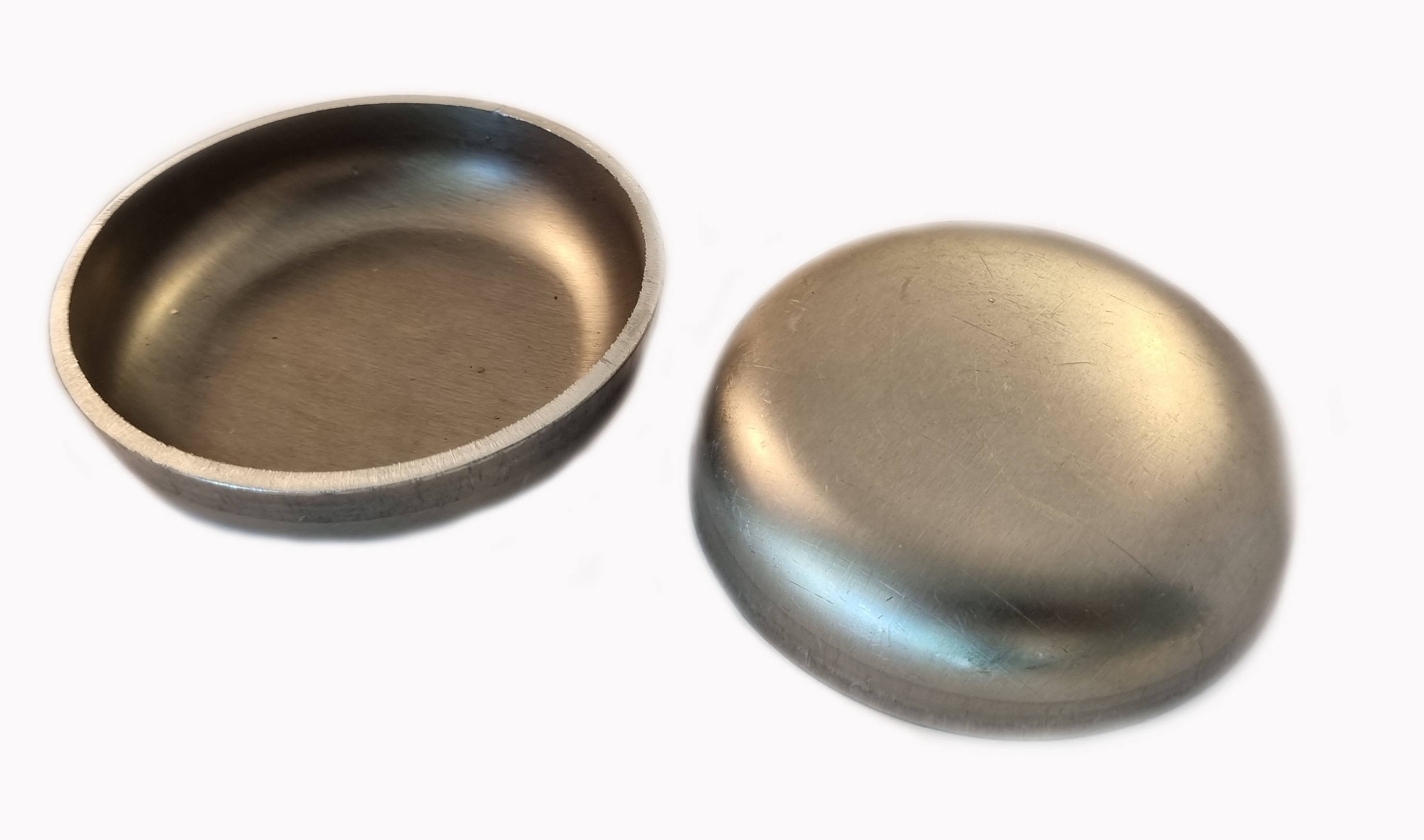 Capuchon en aluminium pour réservoirs, etc.