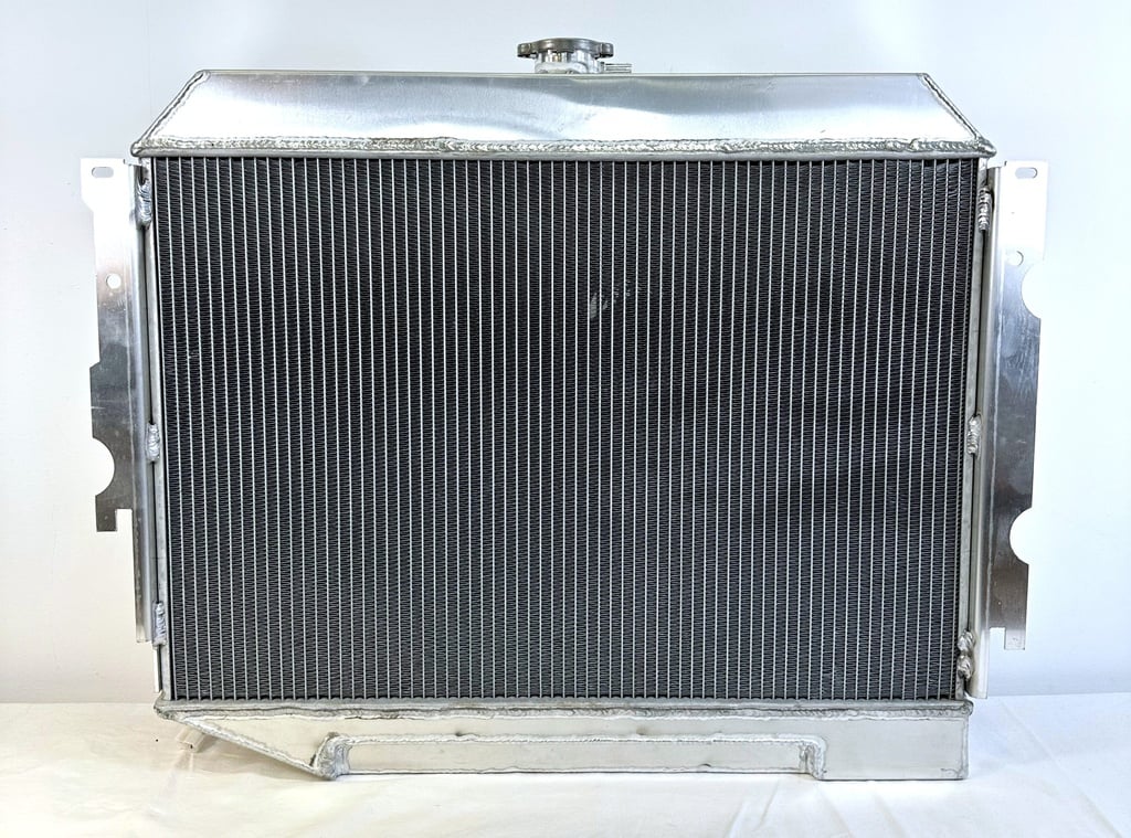 Refroidisseur d'eau Dodge 4 rangées avec ventilateur Dodge, Plymouth 68-74