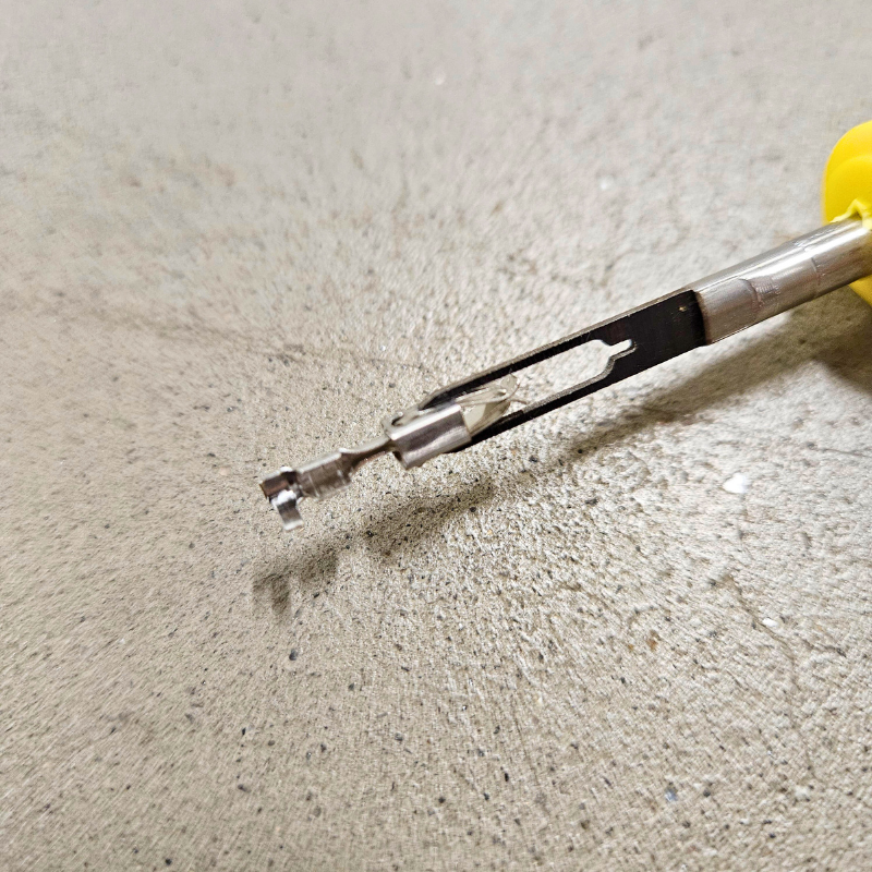 Outil d'extraction pour connecteurs JPT et SPT
