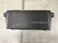 Intercooler Hurricane noir, connexions de 3 pouces (78 cm de large)